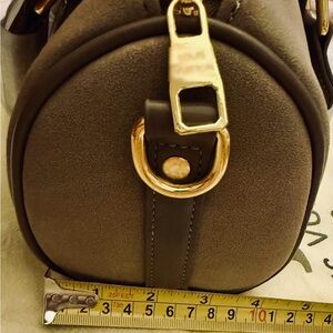 Elegant Olive Green Handbag with Gold Accents